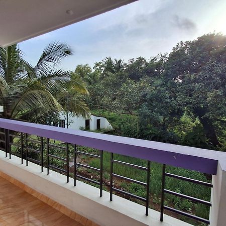 Lobo'S Guesthouse Cavelossim Luaran gambar