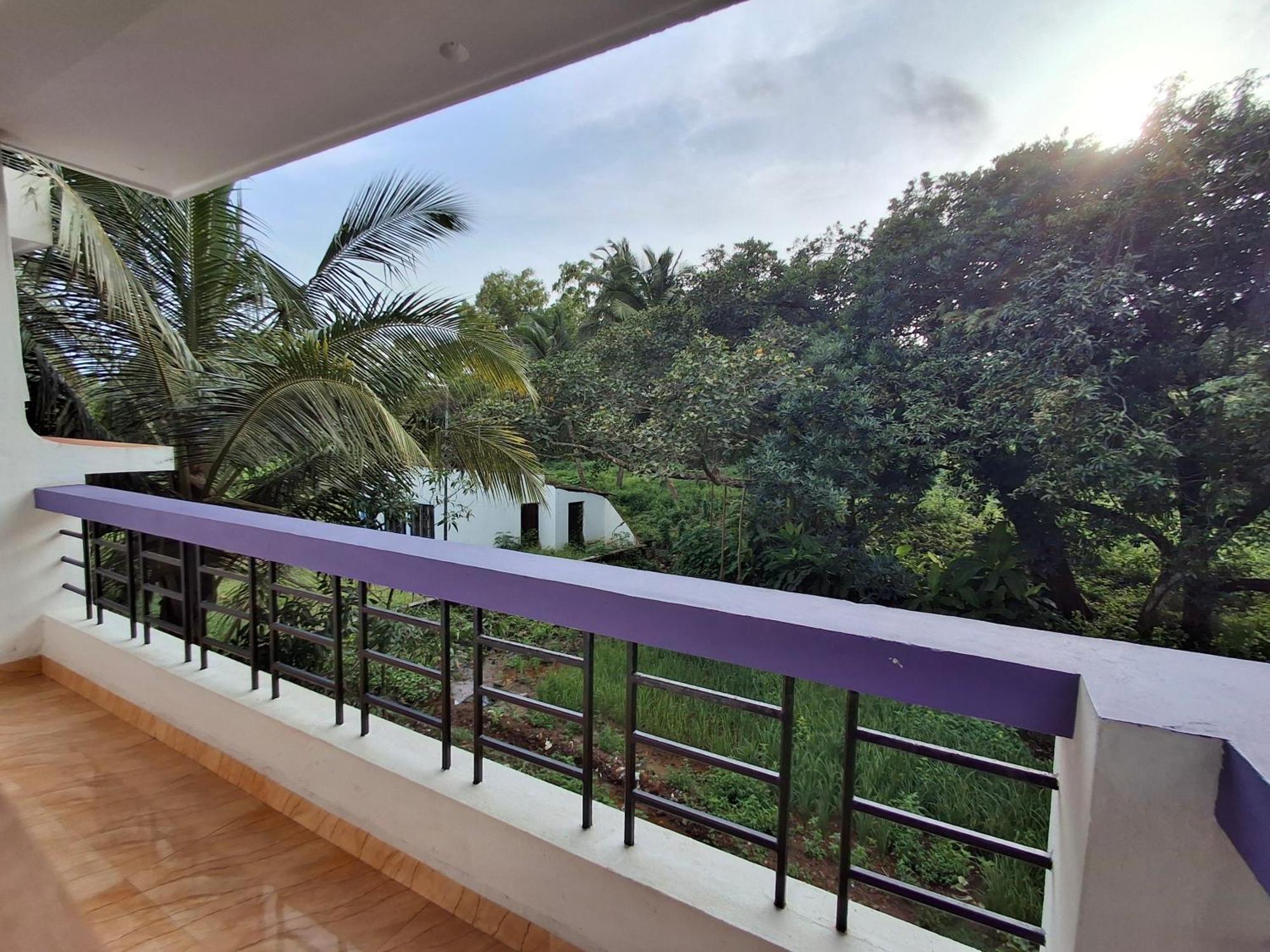 Lobo'S Guesthouse Cavelossim Luaran gambar