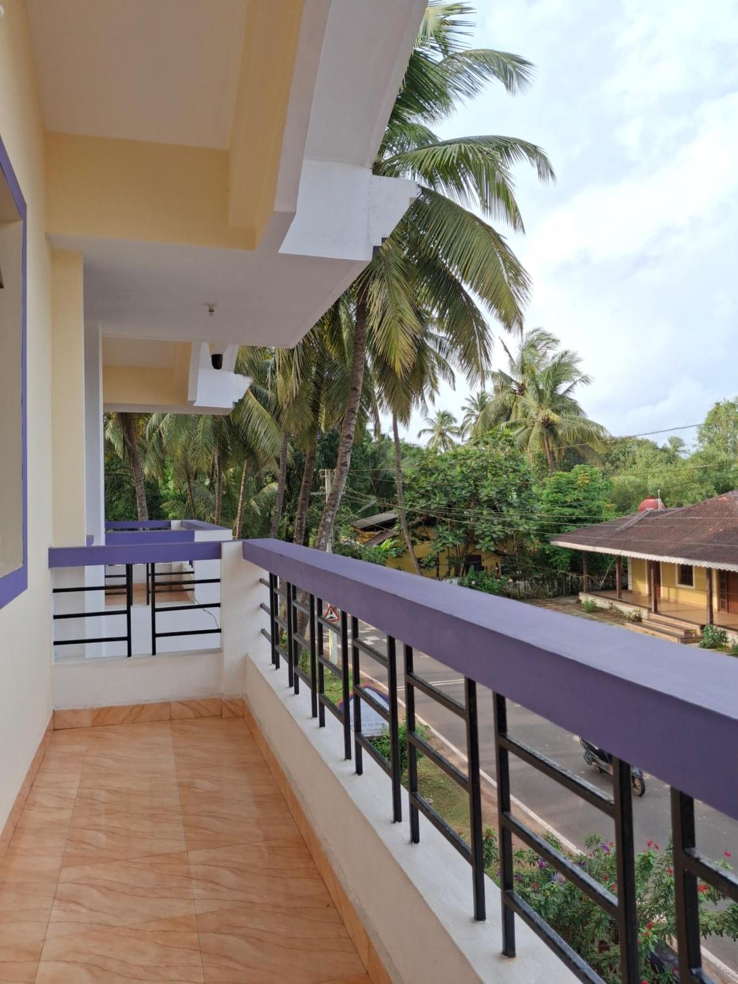 Lobo'S Guesthouse Cavelossim Luaran gambar