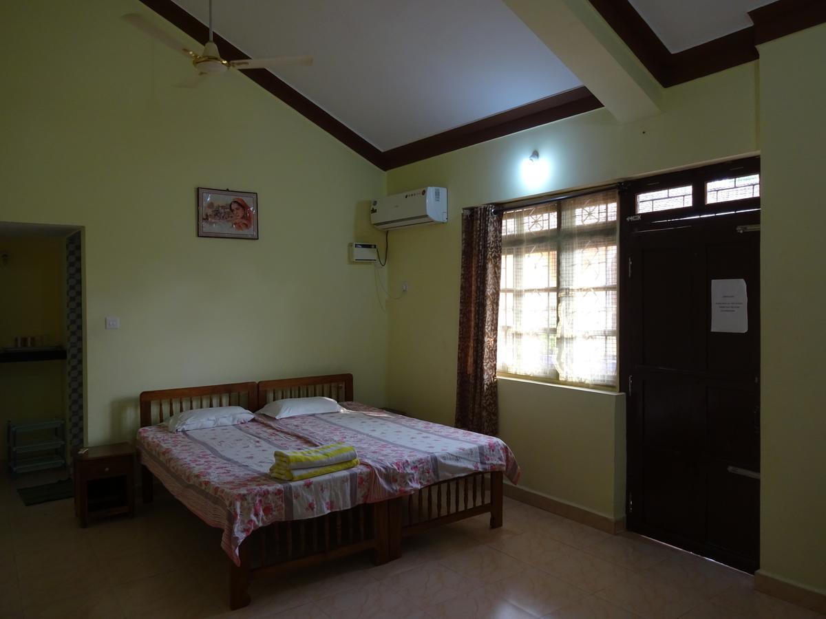 Lobo'S Guesthouse Cavelossim Luaran gambar
